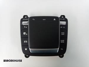 Usados Unidad de control multimedia Mercedes GLB (247.6) 1.3 GLB-200 Turbo 16V Precio € 125,00 Norma de margen ofrecido por Autobedrijf Broekhuis B.V.