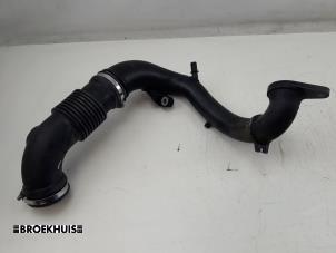 Used Air intake hose Renault Master IV (MA/MB/MC/MD/MH/MF/MG/MH) 2.3 dCi 135 16V FWD Price € 60,50 Inclusive VAT offered by Autobedrijf Broekhuis B.V.