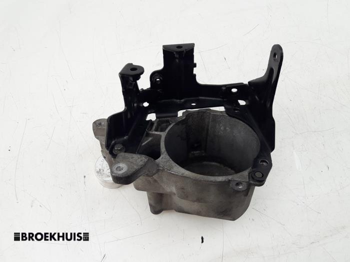 Fuel filter housing