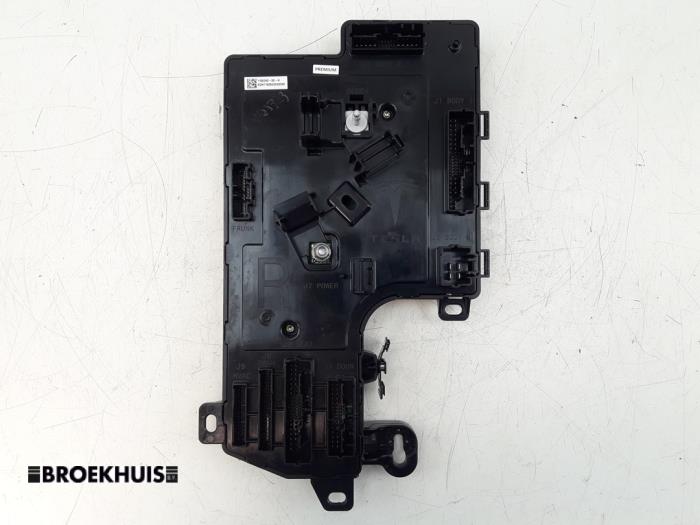 Used Body control computer Tesla Model 3 Long Range AWD 75 kWh Price € 100,00 Margin scheme offered by Autobedrijf Broekhuis B.V.