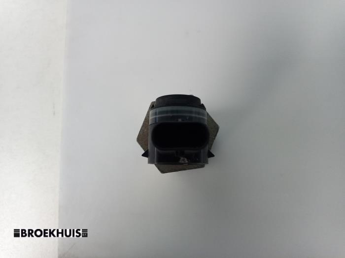 PDC Sensor from a Audi A4 (B9) 2.0 T MHEV 16V 2018