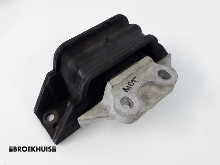 Usagé Support moteur LDV Maxus 2.5 DTiC Prix € 42,35 Prix TTC proposé par Autobedrijf Broekhuis B.V.