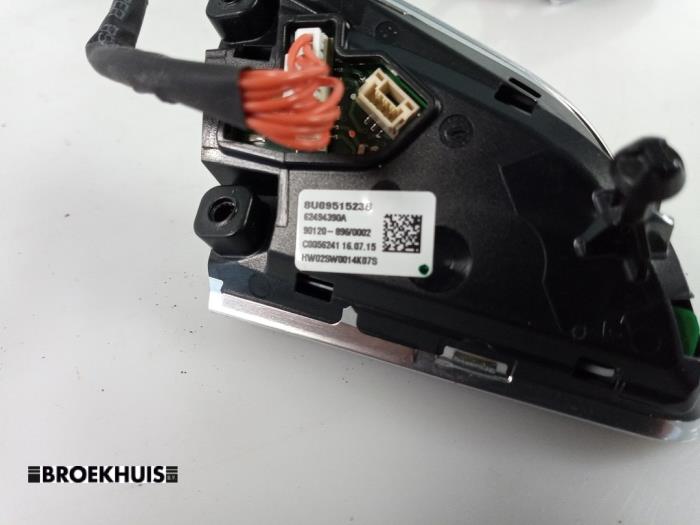 Lenkradschalter van een Audi A3 Sportback (8VA/8VF) 1.6 TDI Ultra 16V 2015
