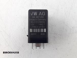 Used Glow plug relay Volkswagen Transporter T6 2.0 TDI 150 Price € 24,20 Inclusive VAT offered by Autobedrijf Broekhuis B.V.