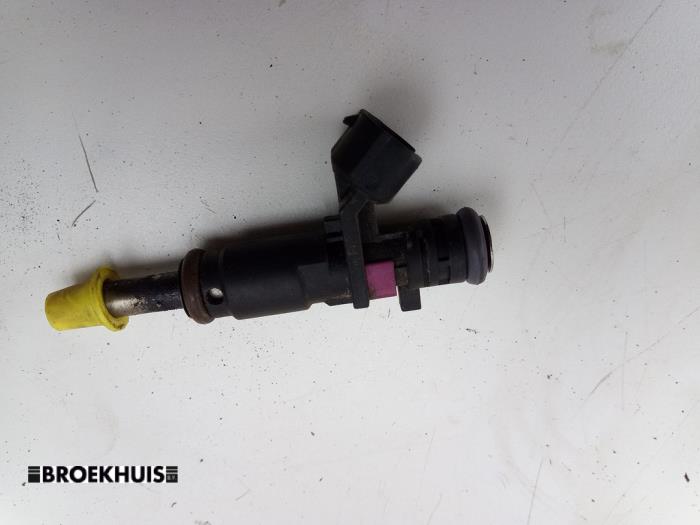 Injektor (Benzineinspritzung) van een Renault Twingo III (AH) 1.0 SCe 70 12V 2016