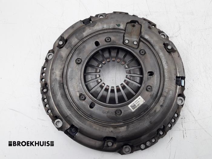 Pressure plate from a Renault Master IV (MA/MB/MC/MD/MH/MF/MG/MH) 2.3 dCi 135 16V FWD 2020