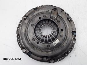 Used Pressure plate Renault Master IV (MA/MB/MC/MD/MH/MF/MG/MH) 2.3 dCi 135 16V FWD Price € 60,50 Inclusive VAT offered by Autobedrijf Broekhuis B.V.