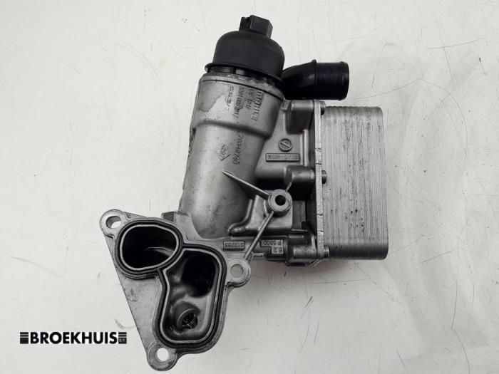 Oil filter housing from a Renault Master IV (MA/MB/MC/MD/MH/MF/MG/MH) 2.3 dCi 135 16V FWD 2020