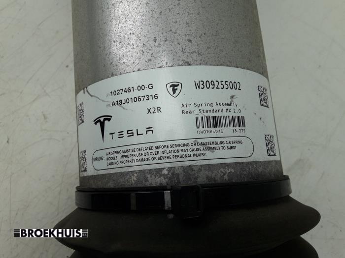 Rear shock absorber rod, left from a Tesla Model X 75D 2018