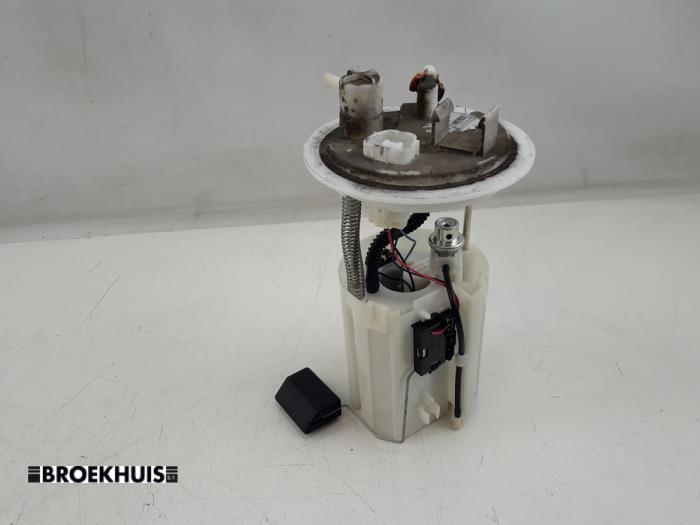 Electric fuel pump from a Mitsubishi Space Star (A0) 1.0 12V 2016