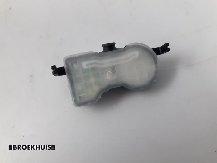 Tyre pressure sensor from a Mitsubishi Space Star (A0) 1.0 12V 2016