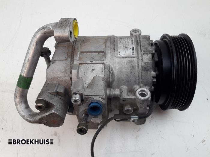 Gebrauchte Klimapumpe Porsche 911 (996) 3.6 Carrera 4 24V Preis € 175,00 Margenregelung angeboten von Autobedrijf Broekhuis B.V.