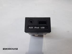 Used AUX / USB connection Hyundai i10 (F5) 1.0i 12V Price € 15,00 Margin scheme offered by Autobedrijf Broekhuis B.V.