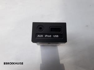 Begagnade AUX/USB-anslutning Hyundai i10 (F5) 1.0i 12V Pris € 15,00 Marginaltabell erbjuds av Autobedrijf Broekhuis B.V.