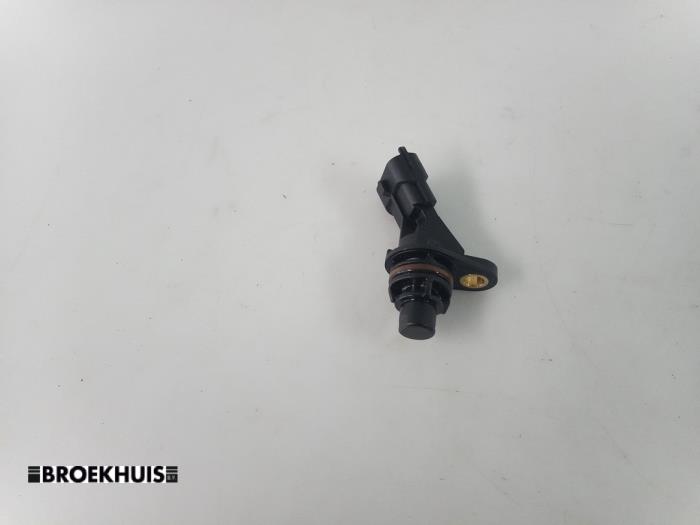 Camshaft sensor from a Ford Focus 3 Wagon 1.0 Ti-VCT EcoBoost 12V 100 2015