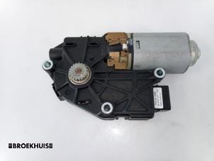 Used Sunroof motor Renault Clio III (BR/CR) 1.5 dCi FAP Price € 50,00 Margin scheme offered by Autobedrijf Broekhuis B.V.