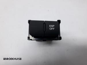 Used ESP switch Kia Cee'd (EDB5) 1.4 CVVT 16V Price € 10,00 Margin scheme offered by Autobedrijf Broekhuis B.V.