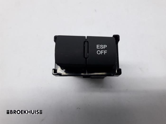 ESP Schalter van een Kia Cee'd (EDB5) 1.6 CRDi 16V 2007