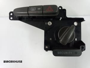 Used Heater switch Toyota Yaris (P1) 1.3 16V VVT-i Price € 15,00 Margin scheme offered by Autobedrijf Broekhuis B.V.