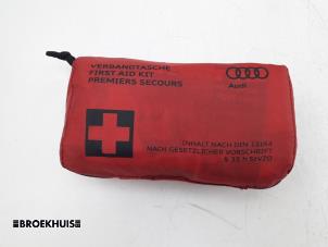 Used First aid kit Audi A3 Sportback (8VA/8VF) 1.4 TFSI 16V e-tron Price € 7,50 Margin scheme offered by Autobedrijf Broekhuis B.V.