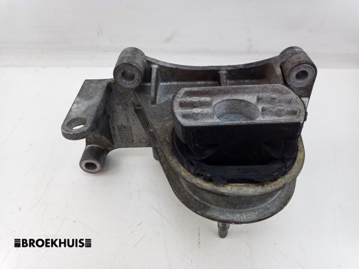 Used Engine mount Fiat 500 (312) 0.9 TwinAir 80 Price € 30,00 Margin scheme offered by Autobedrijf Broekhuis B.V.