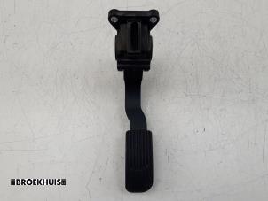 Used Accelerator pedal Mercedes Sprinter 3,5t (907.6/910.6) 316 CDI 2.1 D RWD Price € 42,35 Inclusive VAT offered by Autobedrijf Broekhuis B.V.