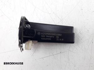 Used Antenna (miscellaneous) Mercedes Sprinter 3,5t (907.6/910.6) 316 CDI 2.1 D RWD Price € 12,10 Inclusive VAT offered by Autobedrijf Broekhuis B.V.