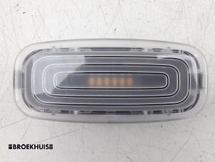 Używane Oswietlenie wewnetrzne tyl Mercedes Sprinter 3,5t (907.6/910.6) 316 CDI 2.1 D RWD Cena € 18,15 Z VAT oferowane przez Autobedrijf Broekhuis B.V.