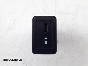 Usagé Connexion USB Mercedes Sprinter 3,5t (907.6/910.6) 316 CDI 2.1 D RWD Prix € 18,15 Prix TTC proposé par Autobedrijf Broekhuis B.V.