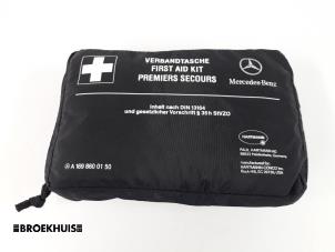 Usados Juego de primeros auxilios Mercedes Sprinter 3,5t (907.6/910.6) 316 CDI 2.1 D RWD Precio € 12,10 IVA incluido ofrecido por Autobedrijf Broekhuis B.V.
