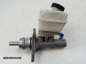 Used Master cylinder Mercedes Sprinter 3,5t (907.6/910.6) 316 CDI 2.1 D RWD Price € 48,40 Inclusive VAT offered by Autobedrijf Broekhuis B.V.