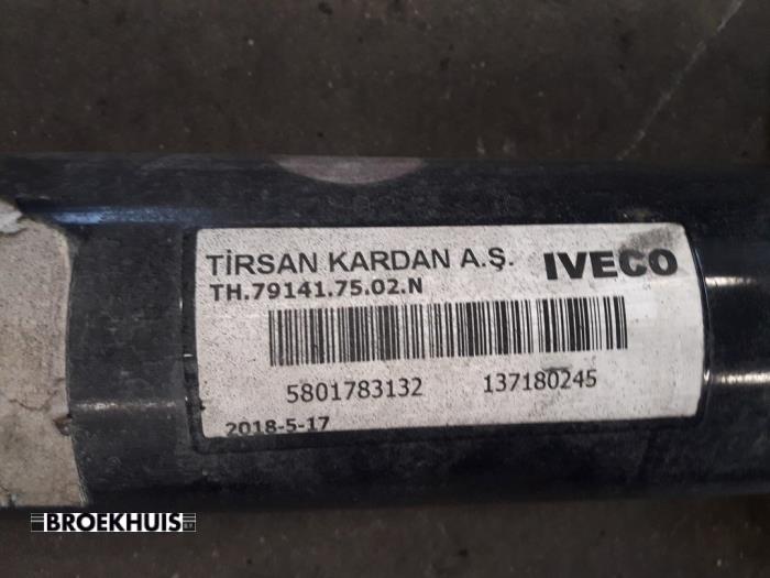 Intermediate shaft from a Iveco New Daily VI 33S16, 35C16, 35S16 2018
