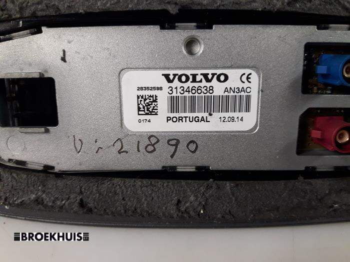 Antenne GPS d'un Volvo V40 (MV) 2.0 D4 16V 2014