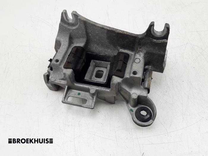 Used Engine mount Renault Megane III Grandtour (KZ) 1.5 dCi 110 Price € 30,00 Margin scheme offered by Autobedrijf Broekhuis B.V.
