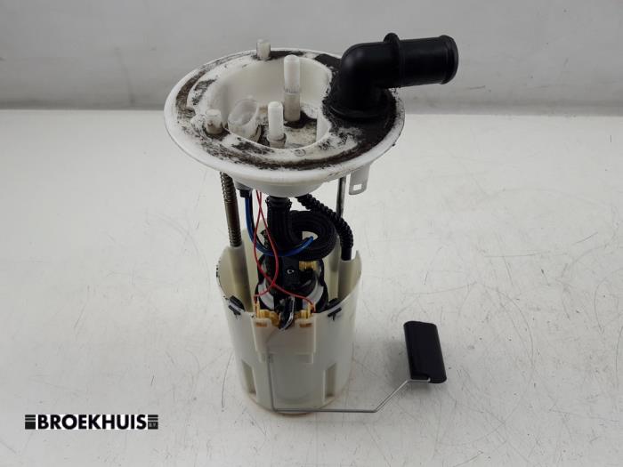 Usagé Pompe à carburant Iveco New Daily VI 33S16, 35C16, 35S16 Prix € 60,50 Prix TTC proposé par Autobedrijf Broekhuis B.V.