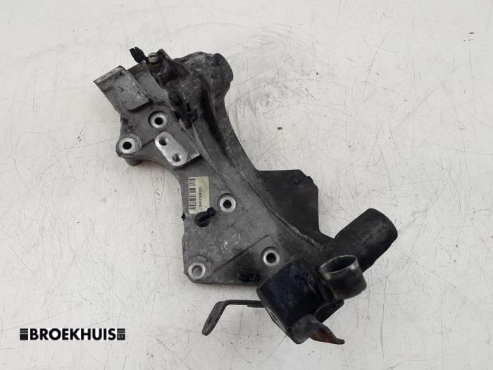 Used Alternator upper bracket Iveco New Daily VI 33S16, 35C16, 35S16 Price € 42,35 Inclusive VAT offered by Autobedrijf Broekhuis B.V.