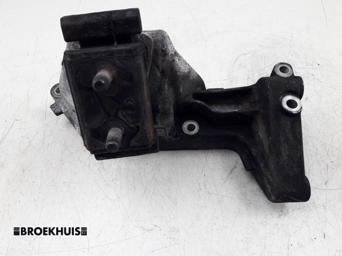 Used Engine mount Iveco New Daily VI 33S16, 35C16, 35S16 Price € 36,30 Inclusive VAT offered by Autobedrijf Broekhuis B.V.