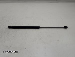 Used Rear gas strut, right Peugeot 208 II (UB/UH/UP) 1.5 BlueHDi 100 Price € 40,00 Margin scheme offered by Autobedrijf Broekhuis B.V.