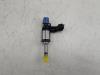 Injector (petrol injection) from a Hyundai Tucson (TL), 2015 1.6 T-GDi 16V 2WD, SUV, Petrol, 1.591cc, 130kW (177pk), FWD, G4FJ, 2015-06 / 2020-09, TLEF5P21; TLEF5P41 2015
