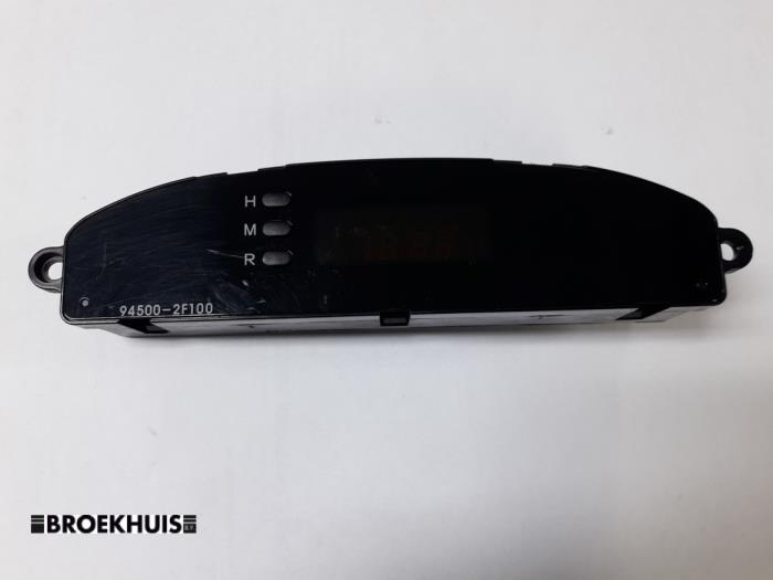 Begagnade Klocka Kia Cerato 1.6 16V Pris € 10,00 Marginaltabell erbjuds av Autobedrijf Broekhuis B.V.