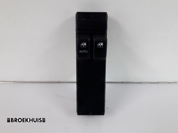 Usados Interruptor de ventanilla eléctrica Kia Cerato 1.6 16V Precio € 25,00 Norma de margen ofrecido por Autobedrijf Broekhuis B.V.