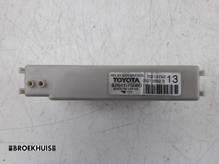 Begagnade Relä Lexus CT 200h 1.8 16V Pris € 45,00 Marginaltabell erbjuds av Autobedrijf Broekhuis B.V.