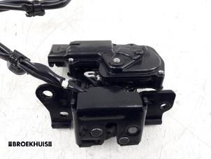 Used Tailgate lock mechanism Lexus CT 200h 1.8 16V Price € 35,00 Margin scheme offered by Autobedrijf Broekhuis B.V.