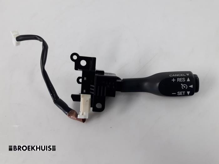 Cruise control switch from a Lexus CT 200h 1.8 16V 2013