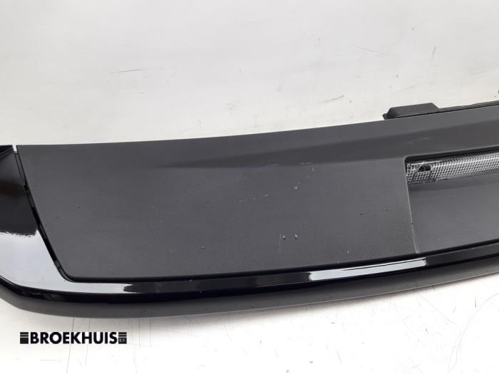 Spoiler tailgate from a Peugeot 208 II (UB/UH/UP) 1.5 BlueHDi 100 2020