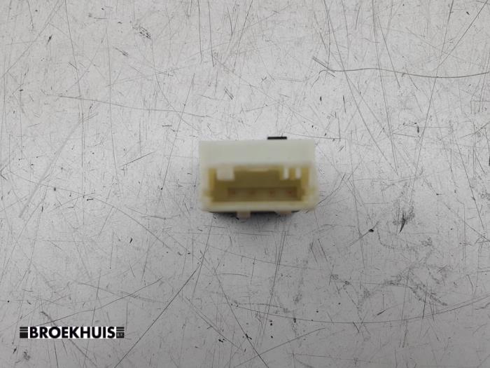 Cockpit dimmer from a Lexus CT 200h 1.8 16V 2013
