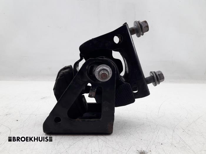 Used Engine mount Lexus CT 200h 1.8 16V Price € 25,00 Margin scheme offered by Autobedrijf Broekhuis B.V.