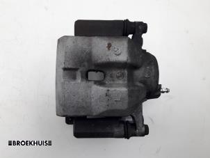 Used Front brake calliper, left Lexus CT 200h 1.8 16V Price € 35,00 Margin scheme offered by Autobedrijf Broekhuis B.V.