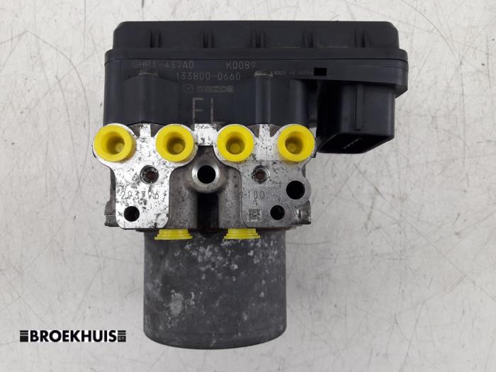 Begagnade ABS-pump Mazda 6 SportBreak (GJ/GH/GL) 2.2 SkyActiv-D 150 16V Pris € 60,00 Marginaltabell erbjuds av Autobedrijf Broekhuis B.V.