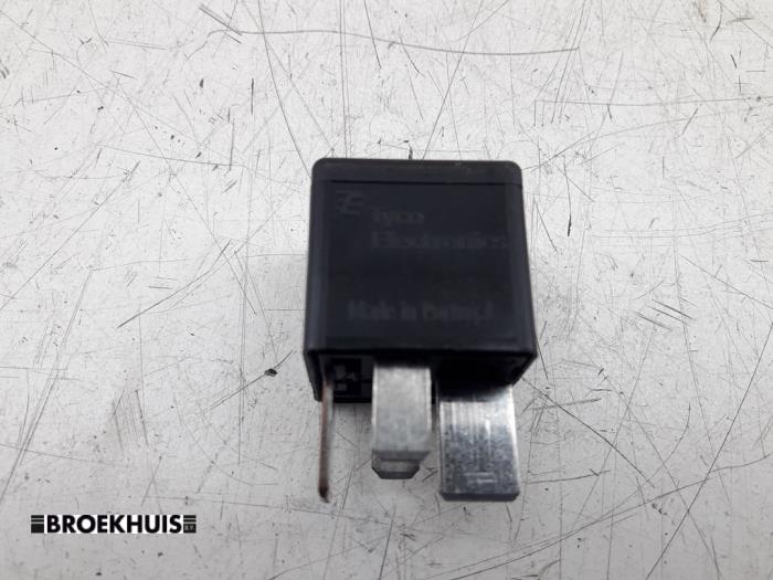 Relay Mazda 6 SportBreak 2.2 SkyActiv-D 150 16V - V23134J59X431